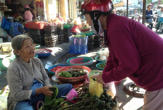 Lặng lẽ ở chợ bán lá trầu, trái cau Chợ trầu cau ở Sài Gòn mở hàng bất kể nắng mưa, lễ tết
