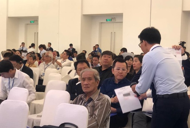 Đại hội cổ đông Eximbank 2019 tiếp tục hoãn Cổ đông đòi bầu lại đoàn chủ tọa Eximbank tại ĐHĐCĐ thường niên năm 2019 ngày 21/6