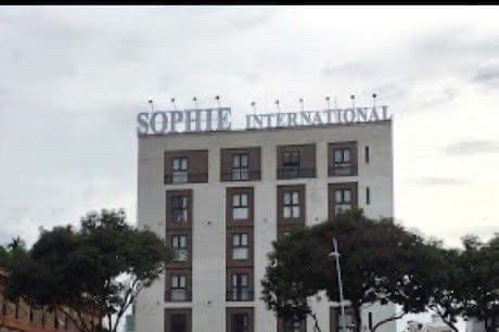 Thẩm mỹ viện Sophie bị phạt 155 triệu vì hút mỡ bụng cho thai phụ Thẩm mỹ viện Sophie bị phạt 155 triệu vì hút mỡ bụng cho thai phụ