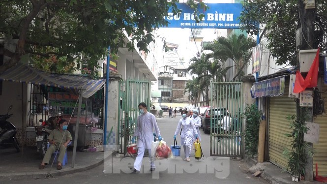 Một người có nguy cơ nhiễm Covid-19,TPHCM ráo riết tìm hành khách bay cùng Một người có nguy cơ nhiễm Covid-19,TPHCM ráo riết tìm hành khách bay cùng