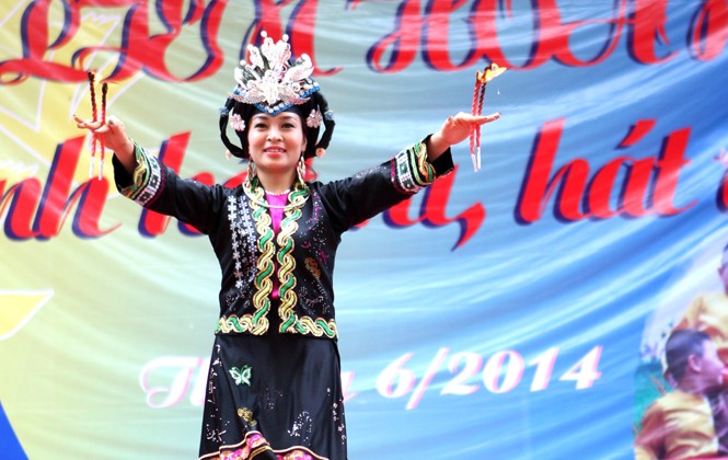 Nhiều hoạt động thi tài trong Ngày hội gia đình Việt Nam Một tiết mục liên hoan văn nghệ trong Ngày hội gia đình