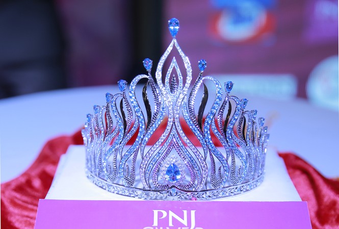 Nhìn gần vương miện 'Nữ sinh viên Việt Nam duyên dáng' Vương miện hoa khôi “Nữ sinh viên Việt Nam duyên dáng” - VMU 2015