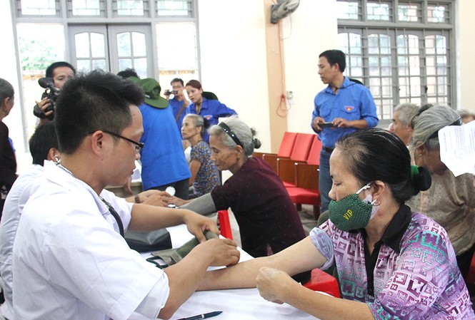 Tuổi trẻ cơ quan T.Ư Đoàn tri ân thương binh liệt sỹ Hoạt động khám bệnh, phát thuốc miễn phí trong chương trình