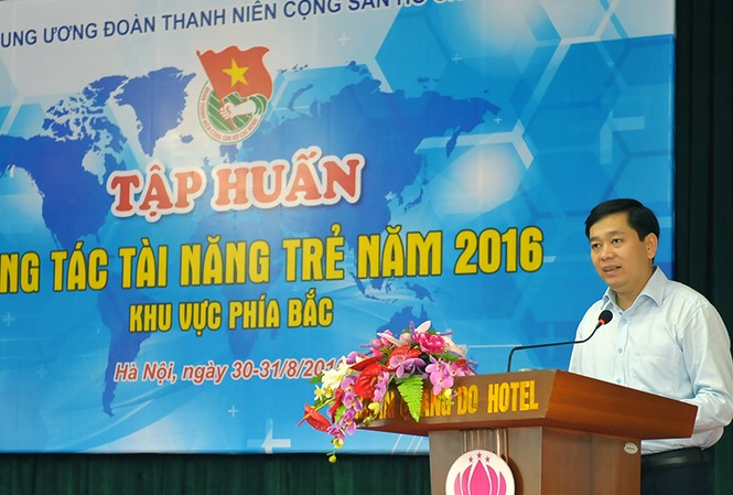 T.Ư Đoàn đẩy mạnh công tác tài năng trẻ Ảnh Nguyễn Long Hải - Bí thư T.Ư Đoàn, Phó Chủ nhiệm Thường trực Ủy ban Quốc gia về Thanh niên Việt Nam phát biểu tại lớp tập huấn