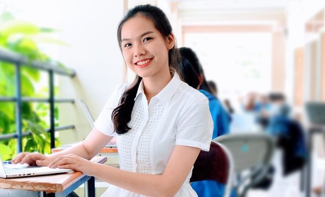Nữ sinh 9X chia sẻ công việc tình nguyện viên APEC Đặng Linh Chi là một trong số những tình nguyện viên phục vụ tại APEC (ảnh: NVCC)