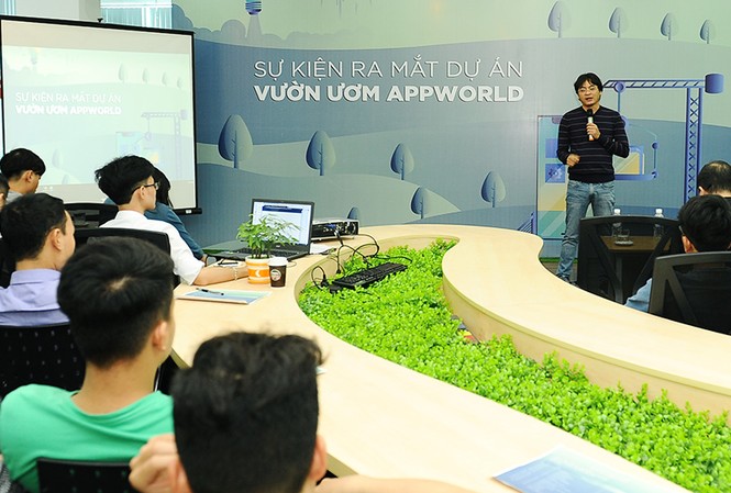 Vườn ươm khởi nghiệp nội dung số 1 triệu USD Lễ ra mắt "Vườm ươm Appworld" tại Trường Đại học Kinh doanh và Công nghệ ngày 21/4