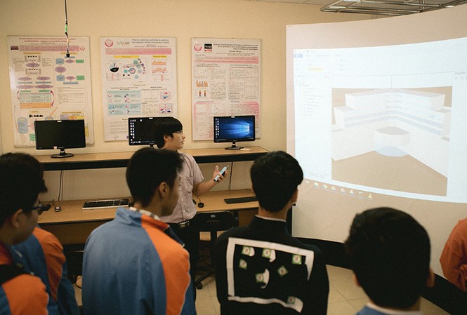 Hơn 200 học sinh trải nghiệm 'tour' đại học định hướng tương lai Hơn 200 học sinh trải nghiệm 'tour' đại học định hướng tương lai