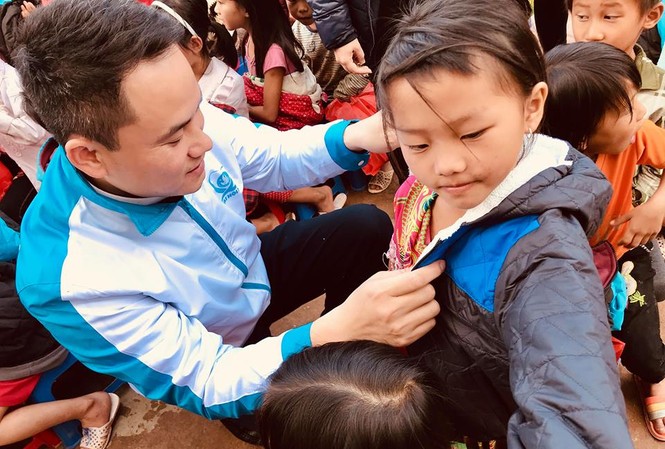 Khám bệnh, phát thuốc miễn phí và tặng quà vùng cao Khám bệnh, phát thuốc miễn phí và tặng quà vùng cao