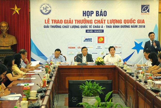 Tặng Giải thưởng Chất lượng Quốc gia cho 75 Doanh nghiệp họp báo Lễ trao Giải thưởng chất lượng quốc gia, Giải thưởng chất lượng quốc tế Châu Á – Thái Bình Dương năm 2018. Ảnh: Xuân Tùng