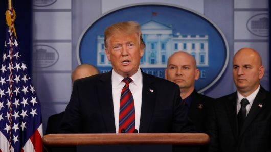 Ông Trump có thể tuyên bố tình trạng khẩn cấp quốc gia Ông Trump có thể tuyên bố tình trạng khẩn cấp quốc gia