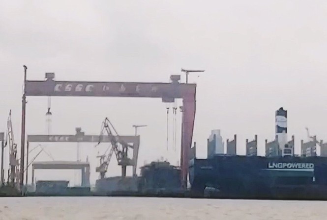 Tàu sân bay Trung Quốc đang đóng dở ‘biến mất’, nay lại xuất hiện ở Thượng Hải Hình ảnh cho thấy tàu Type 003 đã xuất hiện trở lại