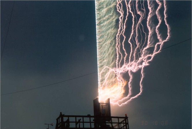 CIA lộ tham vọng muốn biến sét thành vũ khí Sét nhân tạo trong dự án Nimbus của DARPA