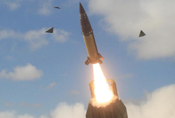 Forbes: Đài Loan đang toan tính gì trong việc đề phòng Trung Quốc tấn công? Tên lửa của Hệ thống HIMARS