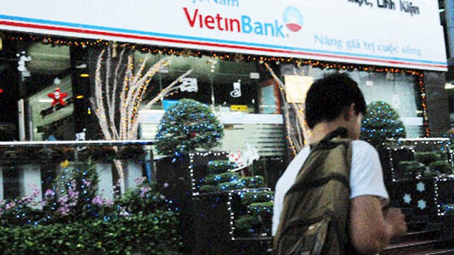 Vụ siêu lừa Huyền Như: Khi Vietinbank vẫn im lặng Ngân hàng Viettinbank đang rũ bỏ trách nhiệm với khách hàng trong vụ án Huỳnh Thị Huyền Như?.