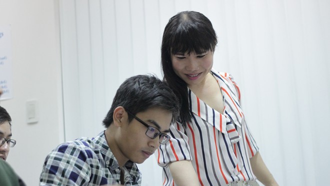 Công tử 7 năm chưa ra trường ở lớp cô giáo chuyển giới Phan Bách Quân quyết định bỏ hẳn 7 năm ĐH để ôn thi lại ở lớp cô Quỳnh Trâm. Gia đình khá giả, ba mẹ đều theo ngành y nhưng ở lớp cậu là một trong những học rất chăm chỉ, chịu khó.