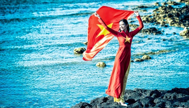 Bật mí Ngọc Hân khi ở lý Sơn Hoa hậu Ngọc Hân ở Lý Sơn, tháng 6/2014
