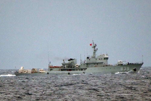 Hoàng Sa 15/6: Tàu Trung Quốc kèm pháo cỡ lớn bao vây tàu Việt Nam Tàu quân sự quét mìn 839 của Trung Quốc liên tục quần thảo, uy hiếp, ngăn cản lực lượng tàu CSB Việt Nam