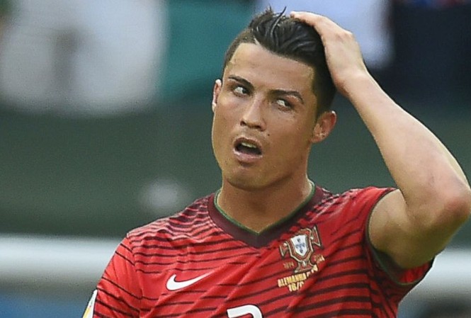 Ronaldo: ‘Còn một chân tôi cũng vào sân’ Ronaldo: ‘Còn một chân tôi cũng vào sân’