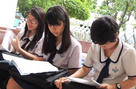 Học trò sa sút tinh thần vì áp lực học tập Hầu hết học sinh, đặc biệt là các em cuối cấp, luôn đối diện với căng thẳng từ việc học.
