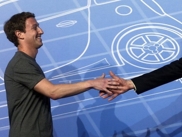 Ông chủ Facebook lọt vào tốp ba tỷ phú Mark Zuckerberg.(Nguồn: Reuters)
