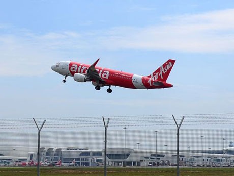 Tiết lộ liên lạc cuối cùng của máy bay mất tích Một chiếc máy bay của hãng AirAsia