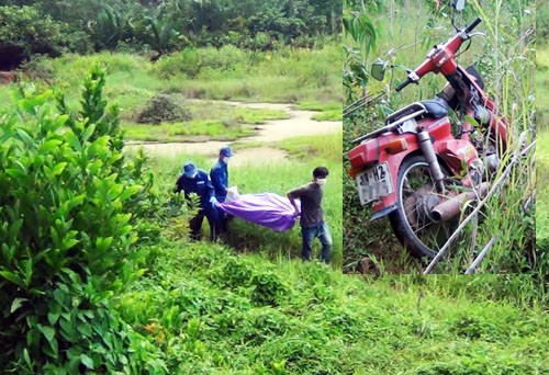 Kinh hoàng thi thể nam giới đang phân hủy trơ xương Thi thể khô quắt cạnh xe máy nằm ở bụi rậm được người dân phát hiện.