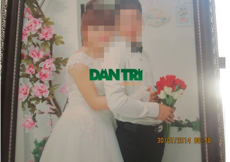 Cô dâu “cuỗm” tiền, vàng rồi bỏ trốn sau đám cưới Ảnh cưới của vợ chồng anh T.