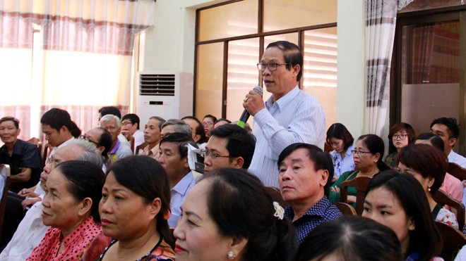Cử tri đề nghị chấm dứt hoạt động xây dựng ở Sơn Trà Cử tri Thái Thanh Tùng yêu cầu làm rõ việc giả giấy tờ khai thác cát ở Quảng Nam. Ảnh: Thanh Trần.