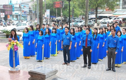 Tuổi trẻ Lạng Sơn báo công dâng Bác Tuổi trẻ địa phương trang trọng báo công dâng Bác *ảnh: Hoàng Cường