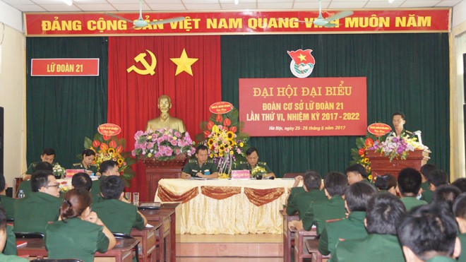 Gắn phong trào Đoàn với thi đua Quyết thắng Gắn phong trào Đoàn với thi đua Quyết thắng