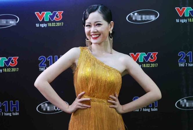 Đàn em 'đá xéo' chuyện Mỹ Tâm không xin phép hát 'Anh thì không'? Nữ MC Lê Đình Minh Ngọc.