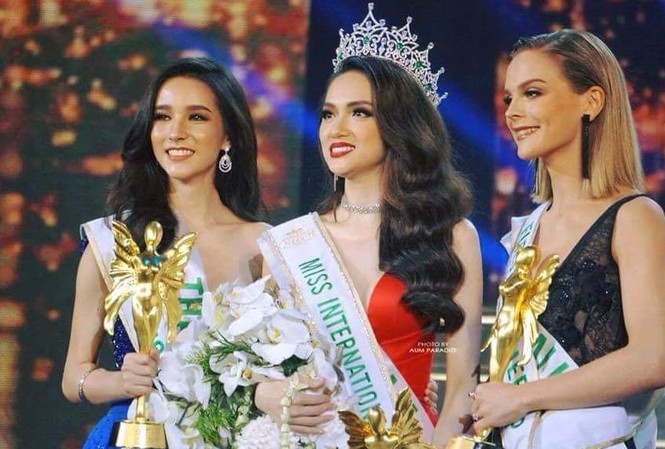 Hương Giang Idol đăng quang Hoa hậu Chuyển giới Quốc tế 2018 Hương Giang Idol đăng quang Hoa hậu Chuyển giới Quốc tế 2018.