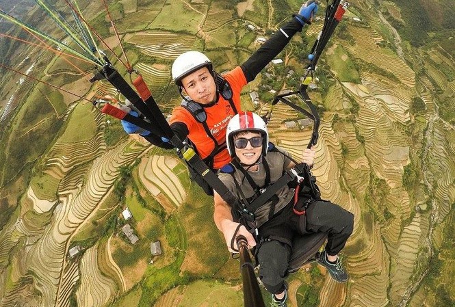 Cùng ngắm 'Mây pha lê' và bay trên 'Mùa nước đổ' Mù Cang Hình ảnh trải nghiệm bay dù lượn “Mùa nước đổ”.