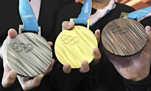 Nhật Bản lấy kim loại trong đồ điện tử làm huy chương Olympic Thiết kế huy chương của Thế vân hội Tokyo 2020.