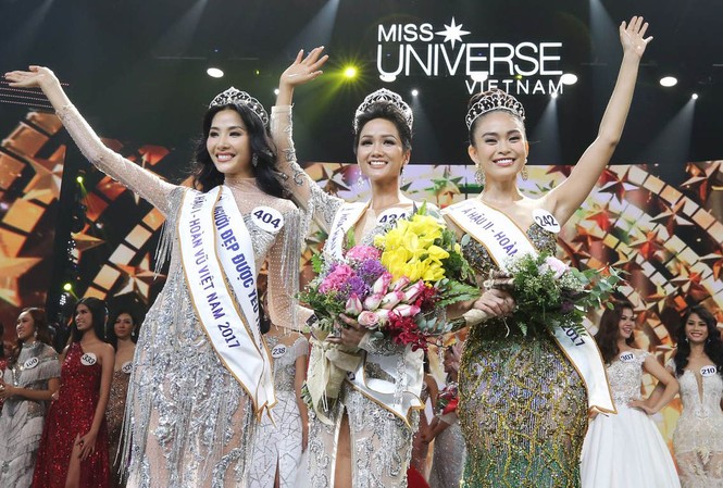 Cấp phép tổ chức cuộc thi Hoa hậu Hoàn vũ Việt Nam 2019 H'Hen Niê khi đăng quang Hoa hậu Hoàn vũ Việt Nam 2017.