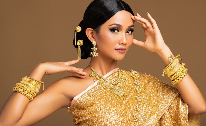 H'Hen Niê lọt danh sách top 20 Hoa hậu đẹp nhất thế giới 2018 H'Hen Niê lọt danh sách top 20 Hoa hậu đẹp nhất thế giới 2018.