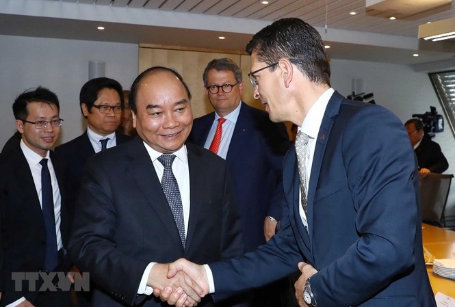 Thủ tướng Nguyễn Xuân Phúc tiếp các tập đoàn hàng đầu Na Uy Thủ tướng Nguyễn Xuân Phúc tiếp lãnh đạo một số công ty hàng đầu của Na Uy. (Ảnh: Thống Nhất/TTXVN).