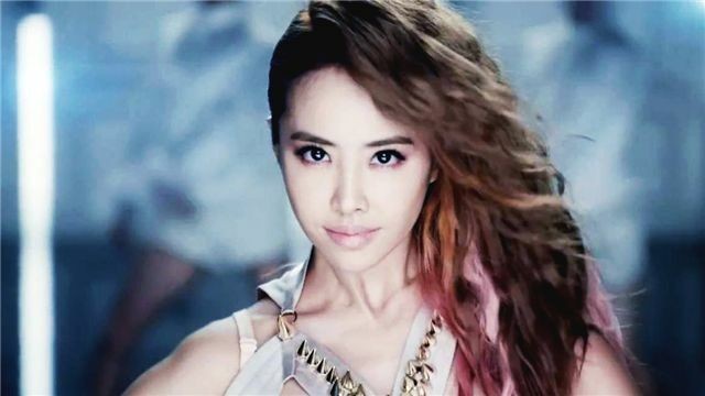 Trung Quốc hủy chiếu phim Tết Ca sĩ Thái Y Lâm. Ảnh: QQ.