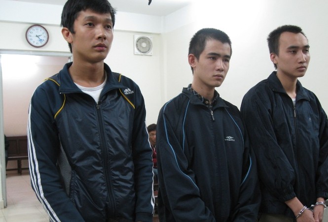 Cựu học viên Học viện Biên phòng rủ bạn đi lừa đảo Ba bị cáo trong phiên phúc thẩm