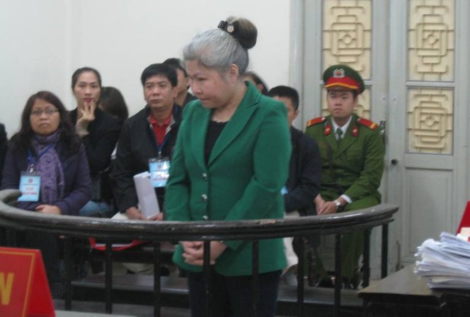 Nữ doanh nhân giăng bẫy, lừa chiếm đoạt hàng chục tỷ đồng Chủ tịch HDDQT trong phiên xử ngày 14/3. Ảnh: BH