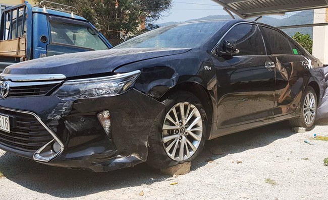 Kỷ luật Phó Chánh án, Thẩm phán ngồi trên ô tô gây tai nạn rồi bỏ chạy chiếc toyota camry gây tai nạn