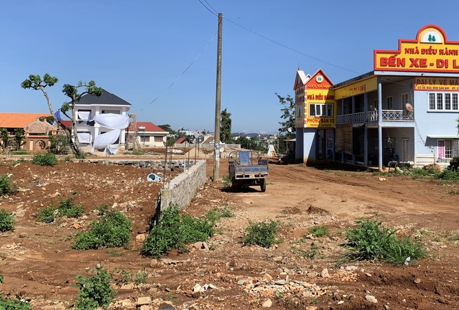 Hàng loạt sai phạm làm sai lệch công năng Bến xe Di Linh-Lâm Đồng Bến xe Di Linh bị đình chỉ thi công