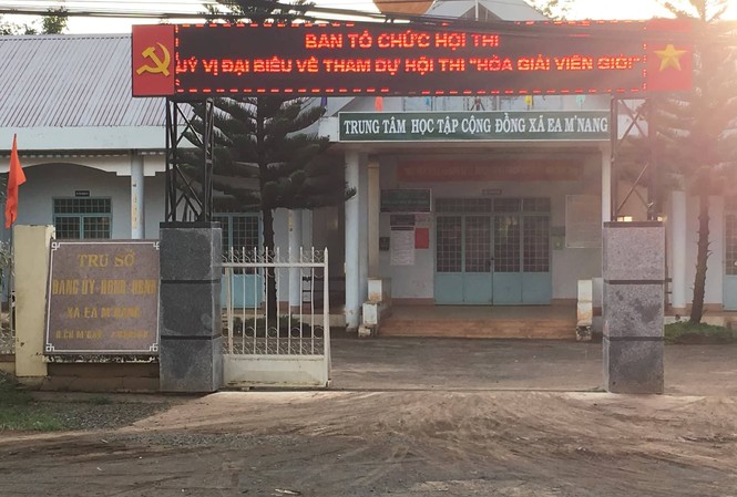 Bắt nguyên trưởng công an xã giúp hợp thức hóa giấy tờ cho tội phạm Nơi làm việc của ông Hoa