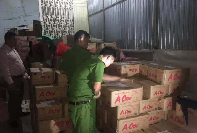 Phát hiện hàng chục tấn hạt nêm không có nguồn gốc Số gia vị không có nguồn gốc, hóa đơn chứng từ