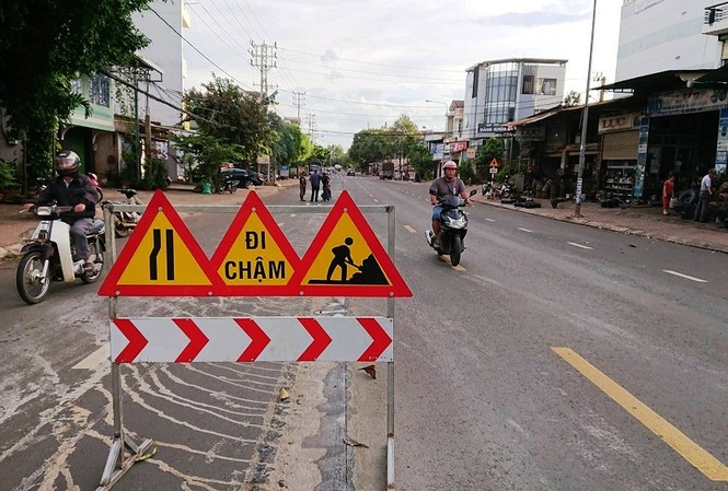 Chủ đầu tư thừa nhận đường 80 tỷ có nhiều điểm hư hỏng Khắc phục đường Đinh Tiên Hoàng