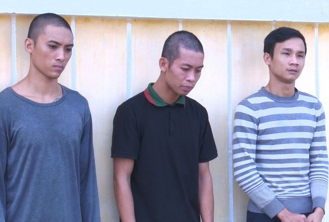 Đang được tại ngoại vẫn đi đục cửa hàng trộm tài sản Đang được tại ngoại vẫn đi đục cửa hàng trộm tài sản
