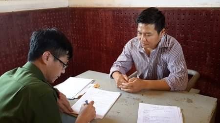 Bắt Phó giám đốc làm giả hồ sơ chiếm đoạt 17 tỷ đồng Bị can Chí tại cơ quan điều tra
