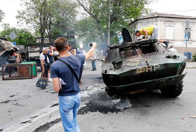 Mariupol và những khoảnh khắc sau tiếng súng Mariupol và những khoảnh khắc sau tiếng súng