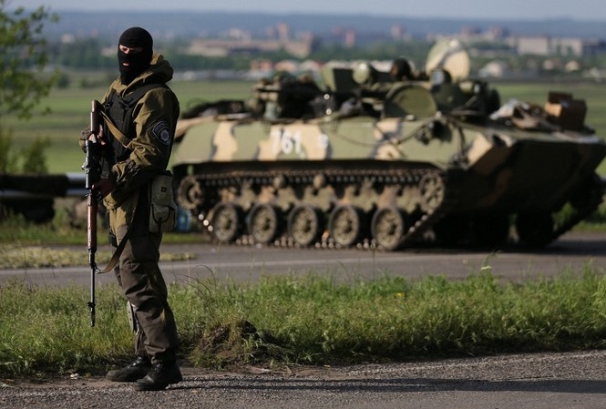 Đọ pháo tại miền Đông Ukraine, hàng chục thường dân thương vong Đọ pháo tại miền Đông Ukraine, hàng chục thường dân thương vong