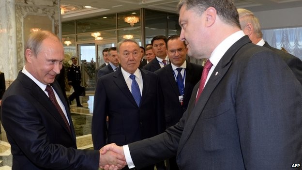 Tổng thống Nga và Ukraine sắp gặp nhau ở Italia? Tổng thống Nga và Ukraine tại cuộc gặp diễn ra ở Thủ đô Minsk, Belarus hồi tháng 8/2014